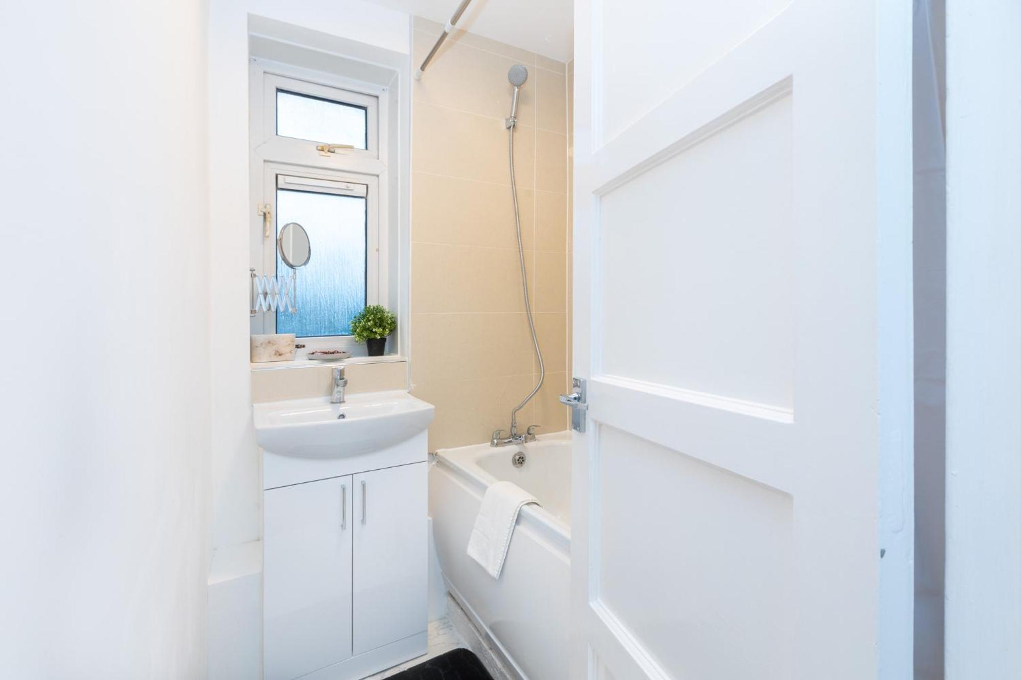 Spacious 3br, 5min Penge St, Crystal Palace Park Appartamento