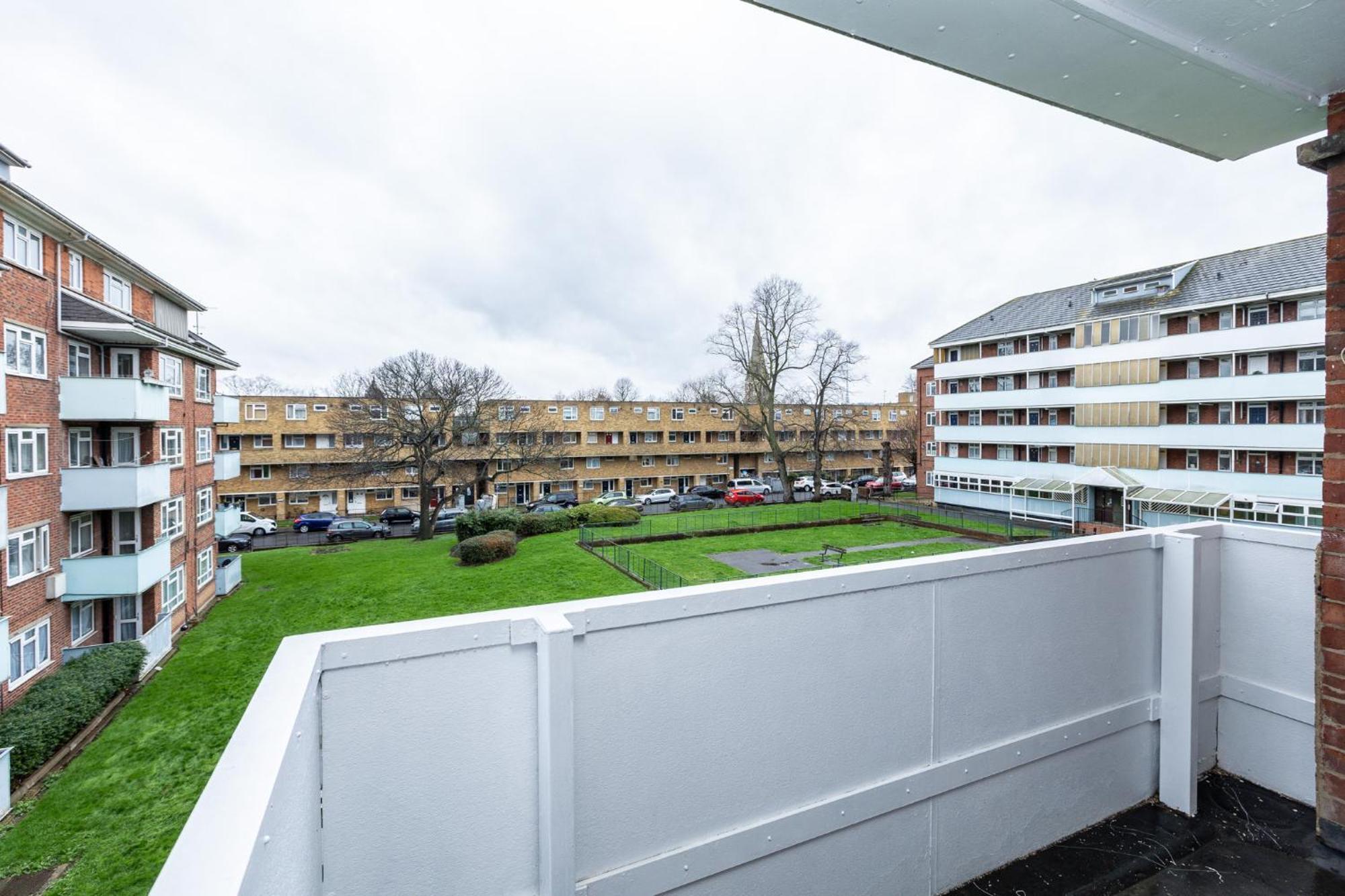 Spacious 3br, 5min Penge St, Crystal Palace Park Apartment *