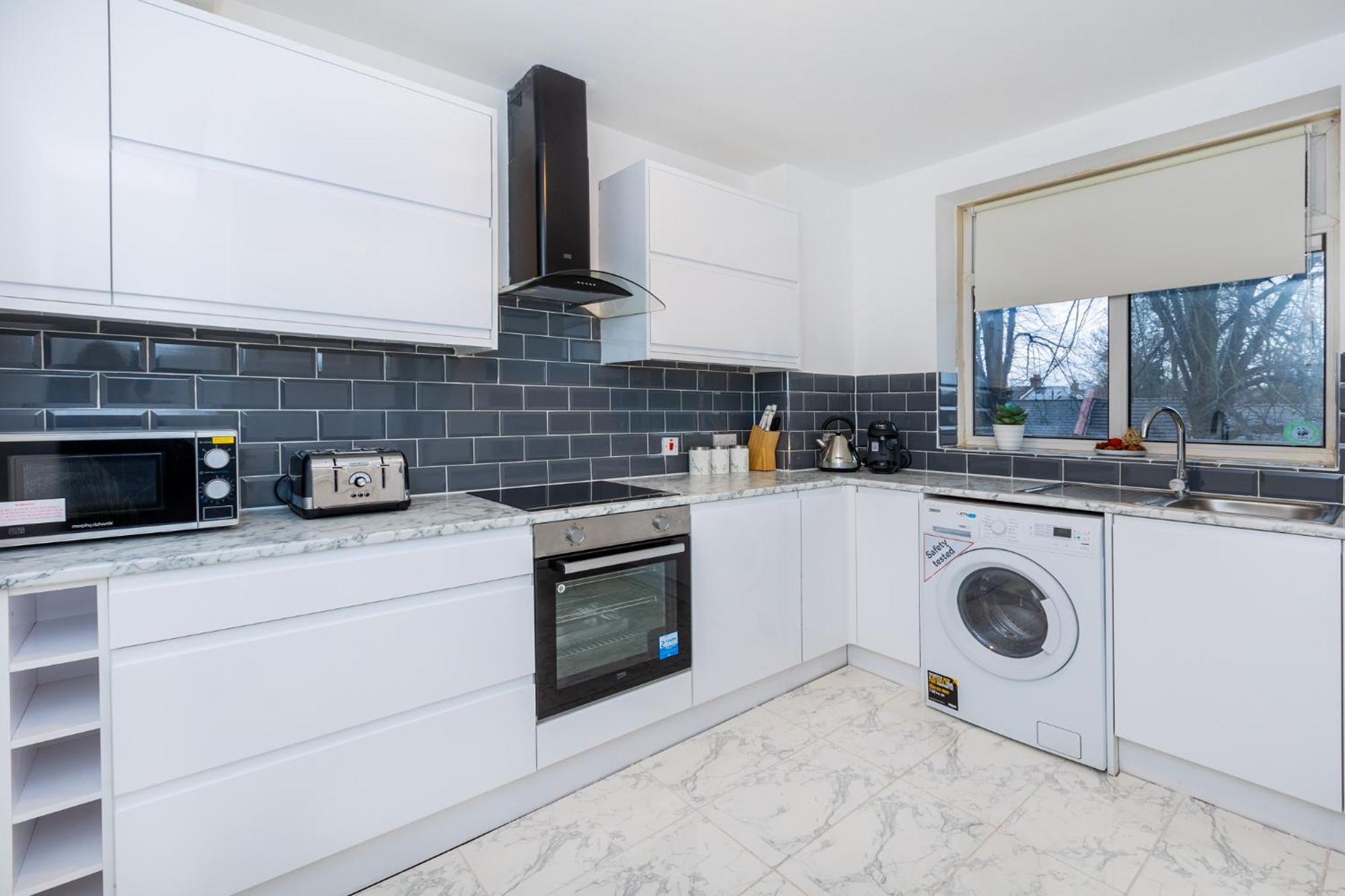 Spacious 3br, 5min Penge St, Crystal Palace Park Apartment