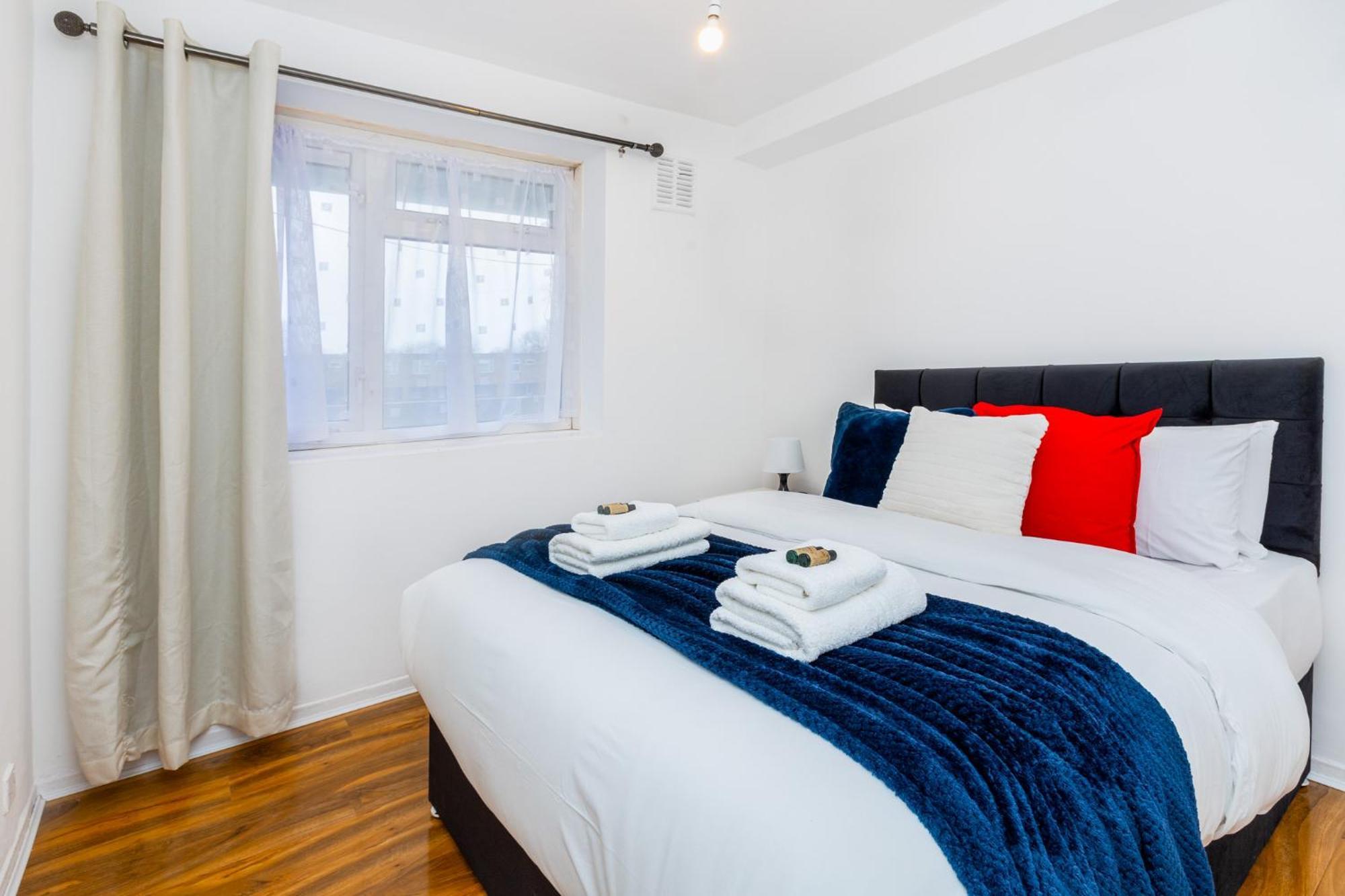Spacious 3br, 5min Penge St, Crystal Palace Park Apartment *